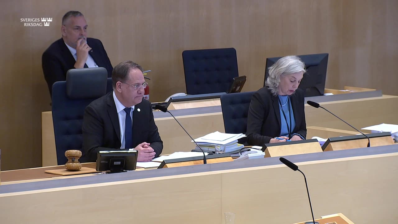 Stillbild från Beslut, Beslut: Socialtjänstens arbete