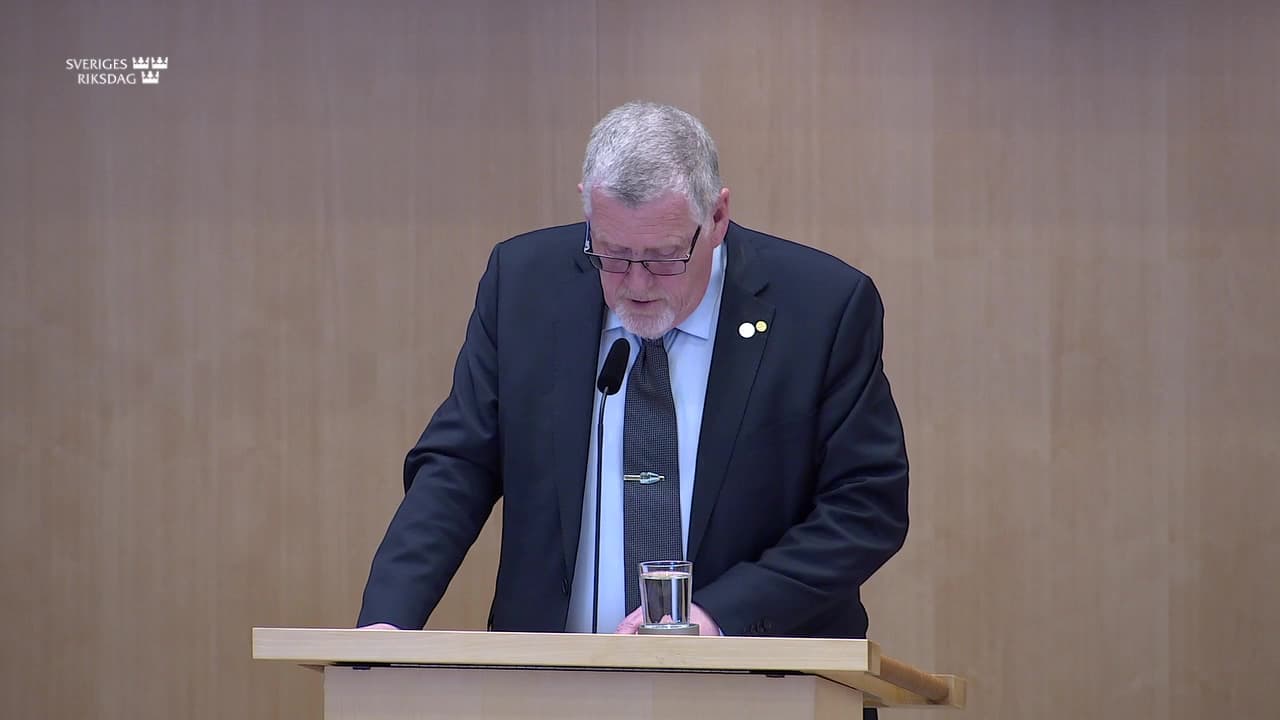 Still from Debatt om förslag, Yrkestrafik och taxi