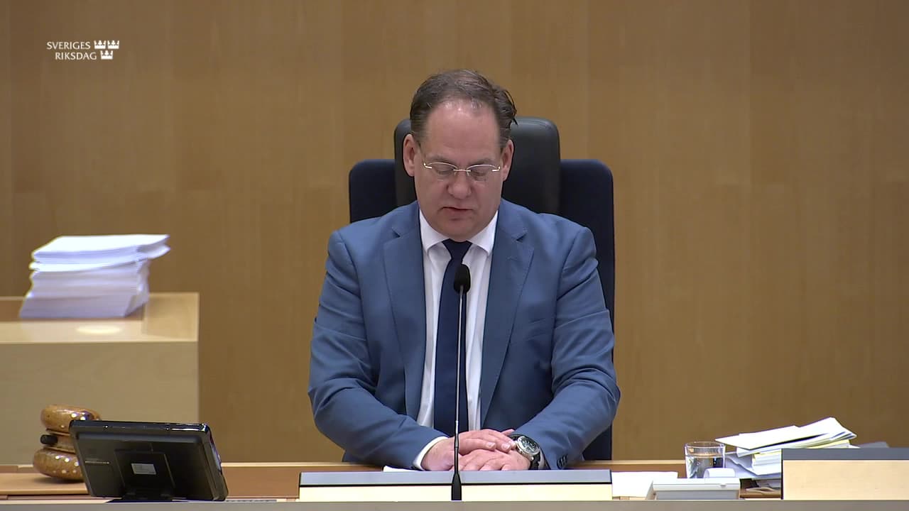 Stillbild från Beslut, Beslut: Hälso- och sjukvårdens organisation