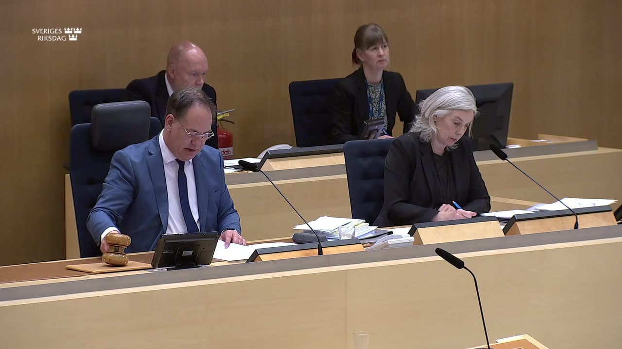 Stillbild från Beslut, Beslut: Permanent skattefrihet för förmån av laddel på arbetsplatsen och utvidgad rätt till avdrag för drivmedelsutgifter