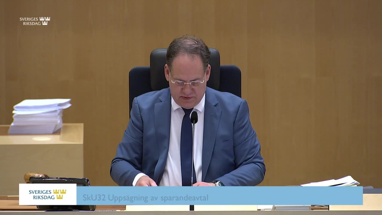 Stillbild från Beslut, Beslut: Uppsägning av sparandeavtal