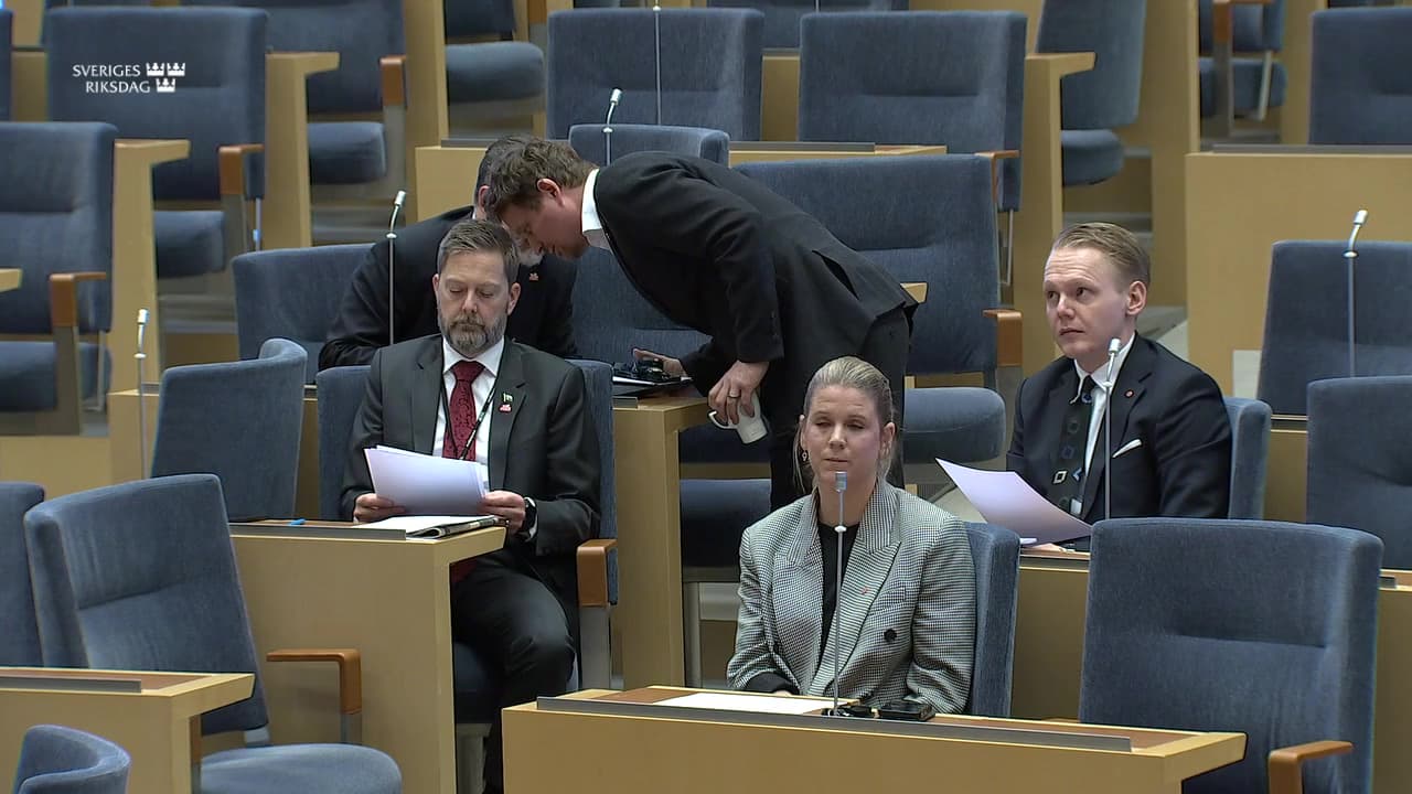 Stillbild från Interpellationsdebatt, En ny förköpslag för bättre bostäder i landet
