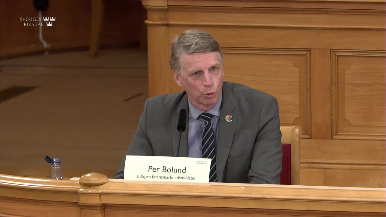Stillbild från Öppen utfrågning, KU-utfrågning med tidigare finansmarknadsminister Per Bolund (MP)