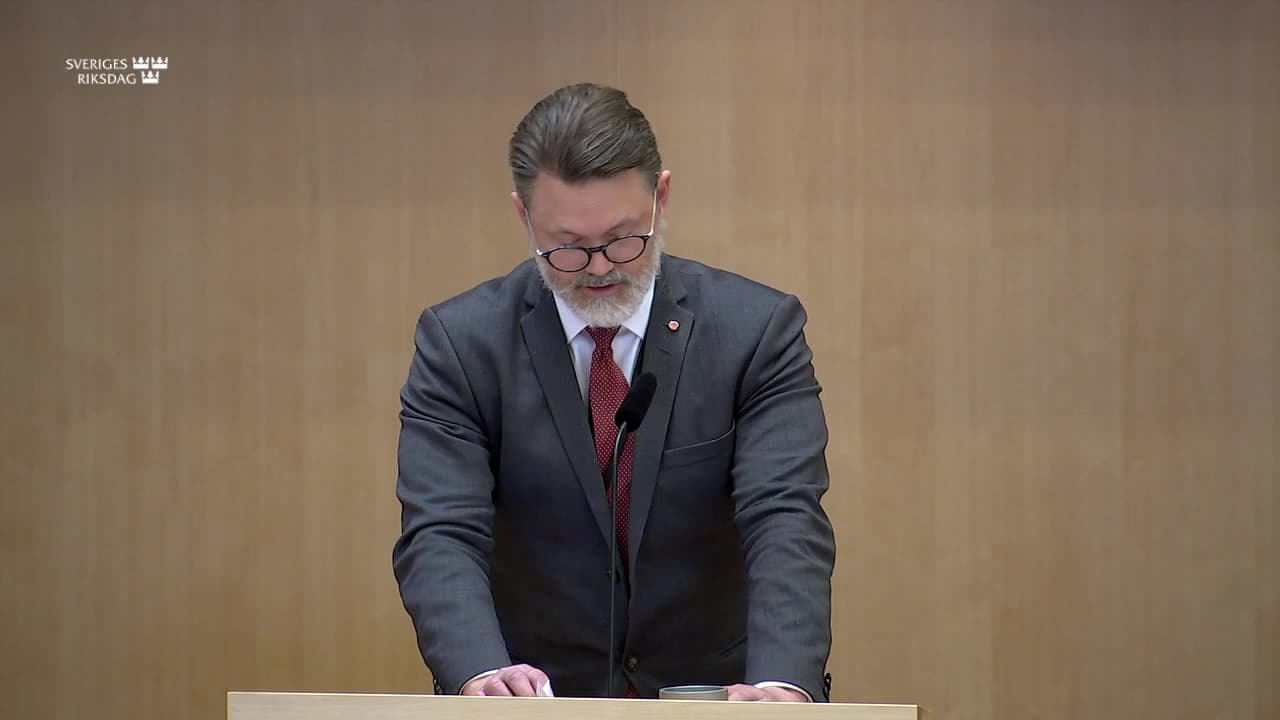 Stillbild från Debatt om förslag, Kommunala hyresgarantier för en socialt hållbar bostadsförsörjning