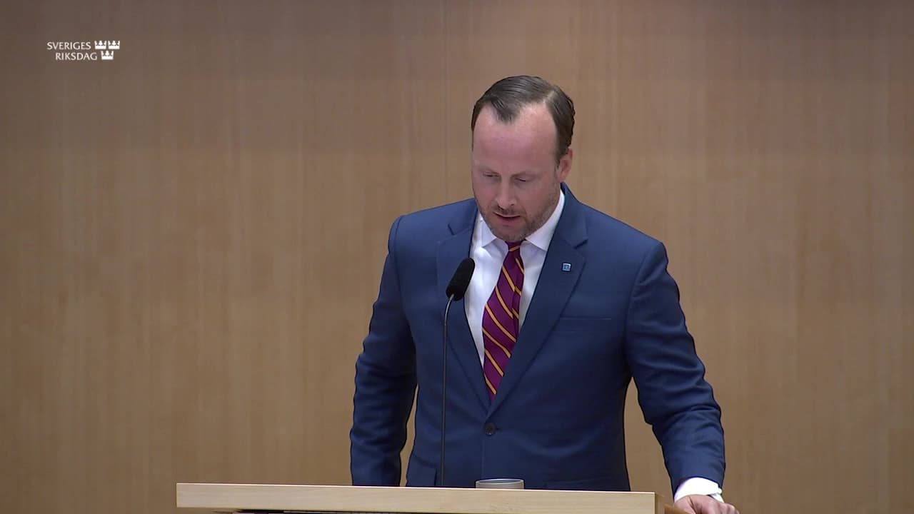 Stillbild från Debatt om förslag, Slopat matkrav för serveringstillstånd