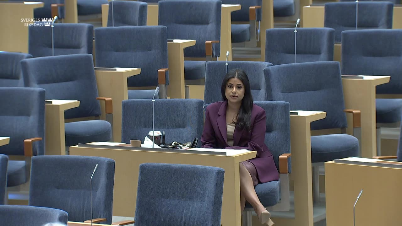 Stillbild från Interpellationsdebatt, Höjningen och indexeringen av assistansersättningen