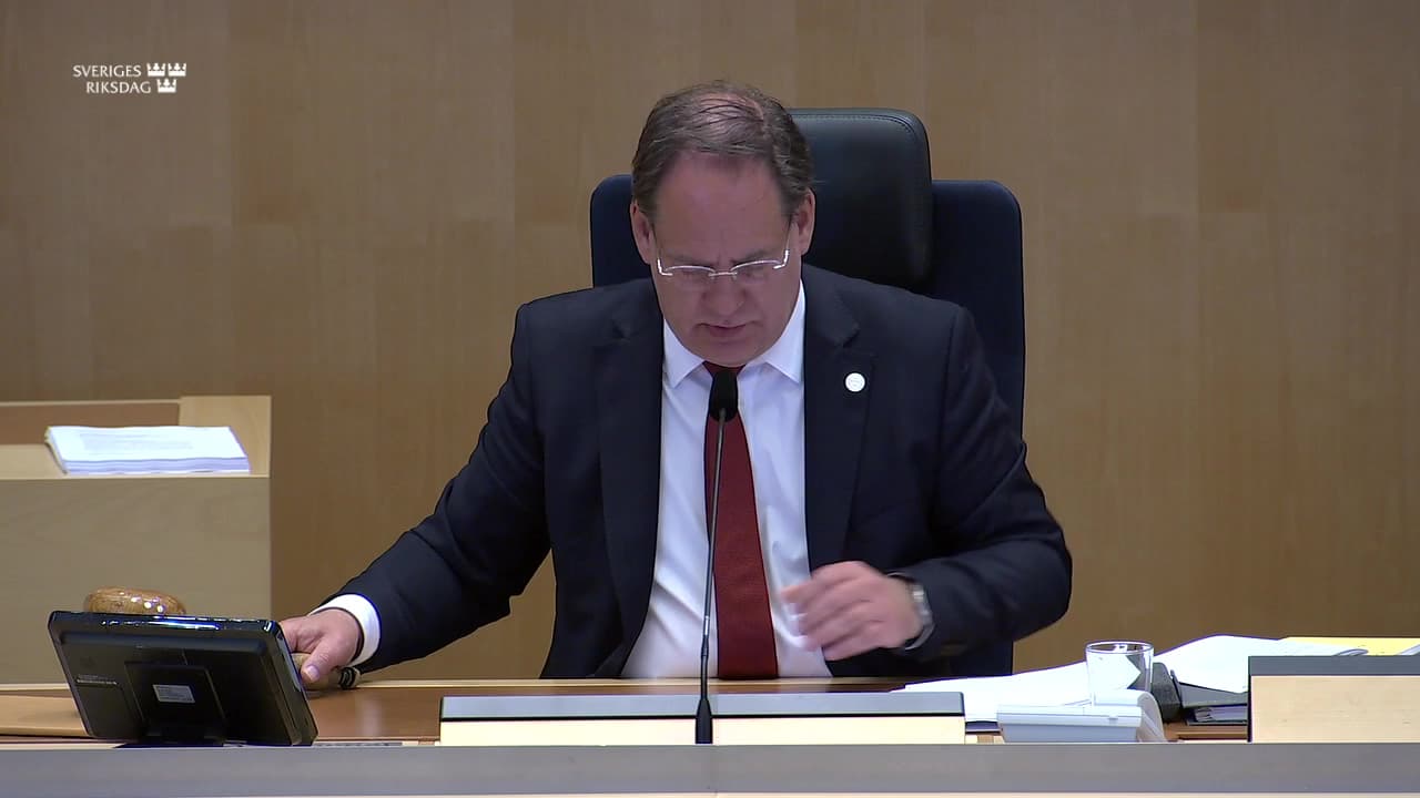 Stillbild från Beslut, Beslut: Föreskrifter om förbud mot användning och innehav av vissa läkemedel för djur