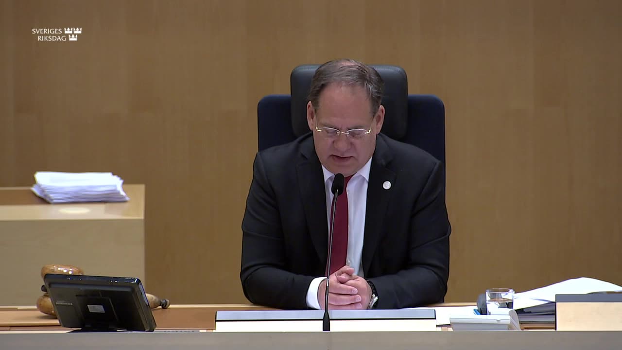 Stillbild från Beslut, Beslut: Vissa justeringar i inkomstskattelagen med anledning av förändrade ersättningar för nyanlända invandrare