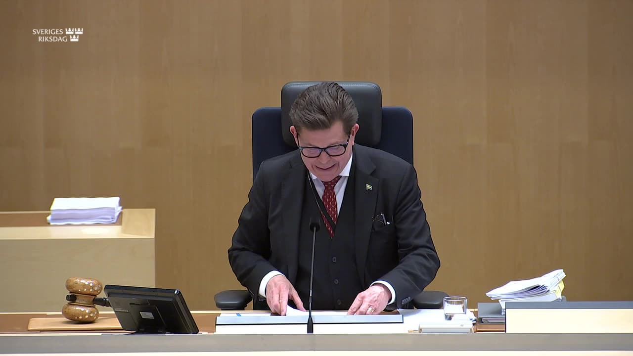 Stillbild från Beslut, Beslut: Ökad insyn i politiska processer