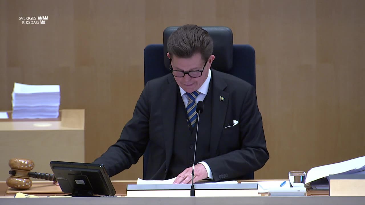 Stillbild från Beslut, Beslut: Infrastrukturfrågor