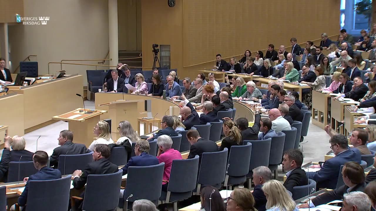 Stillbild från Beslut, Beslut: Stärkt återvändandeverksamhet