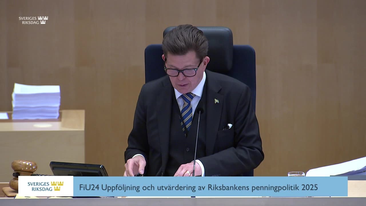 Stillbild från Beslut, Beslut: Uppföljning och utvärdering av Riksbankens penningpolitik 2025