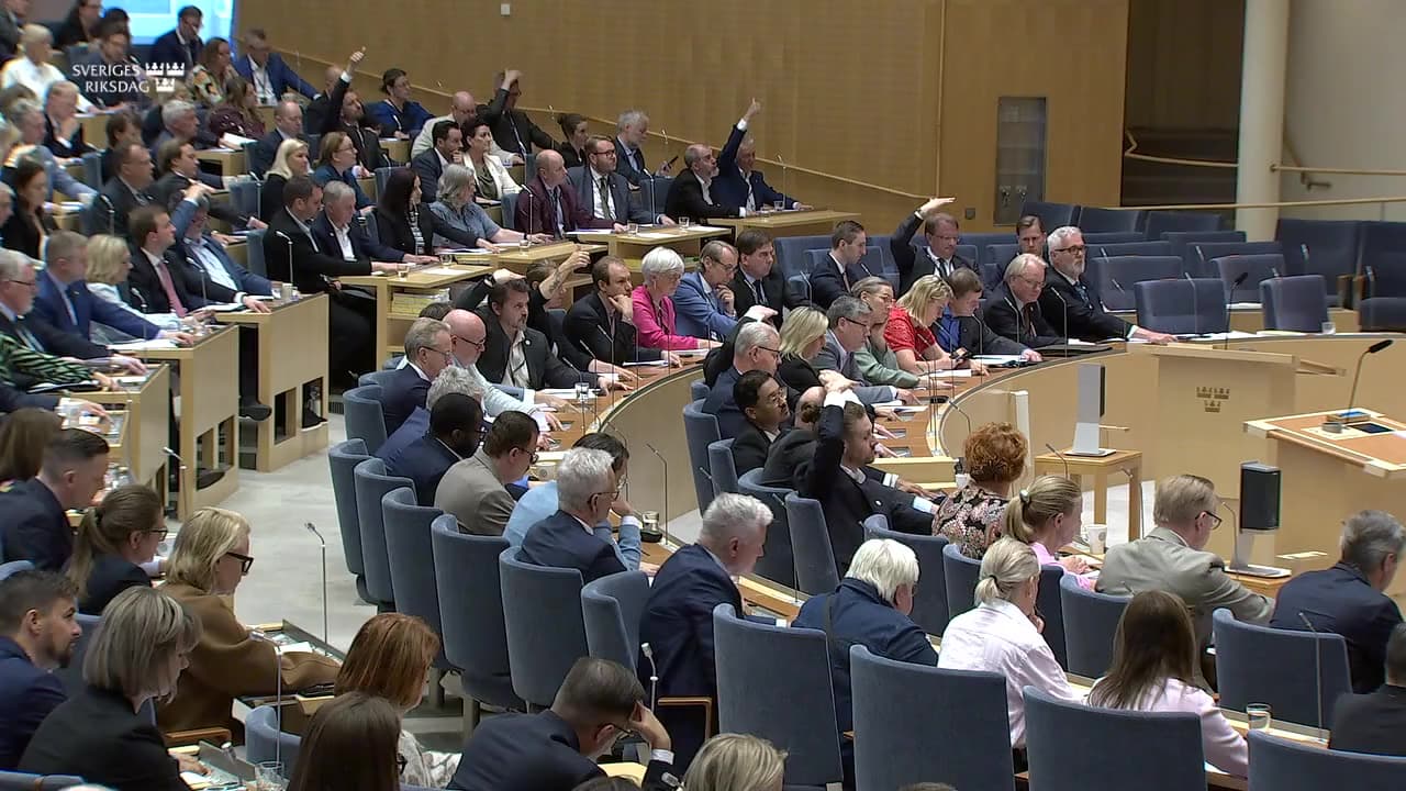 Stillbild från Beslut, Beslut: Skärpta regler om utvisning på grund av brott