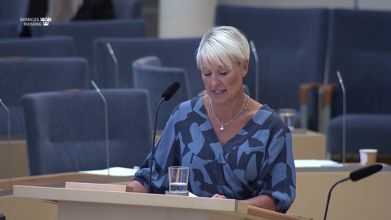 Stillbild från Interpellationsdebatt, Borttagande av karensavdraget