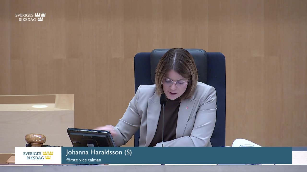 Stillbild från Debatt om förslag, Hörande och tillfälligt överförande vid handläggning av en arresteringsorder