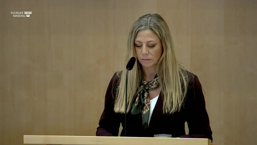 Stillbild från Debatt om förslag, Riksrevisionens rapport om mörkertal inom bostadstillägget