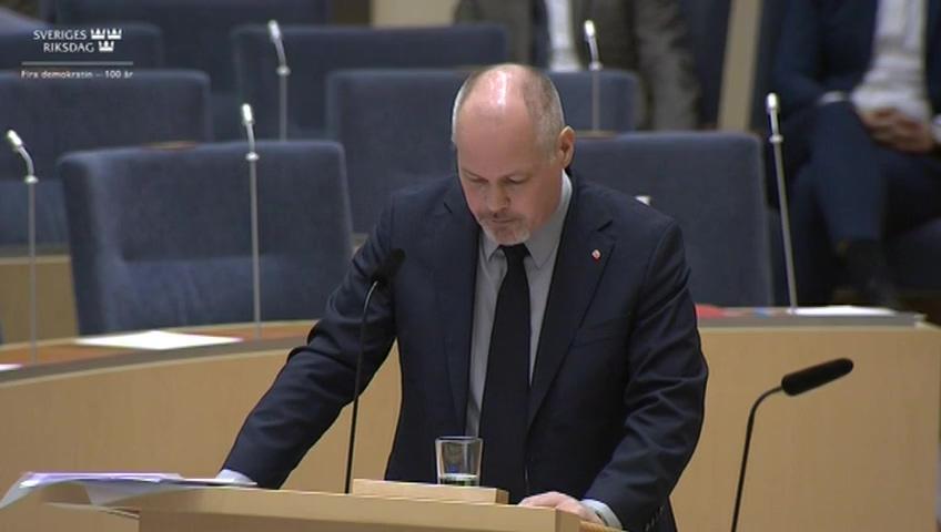 Stillbild från Interpellationsdebatt, Otillåten påverkan mot poliser