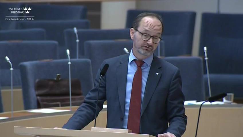 Stillbild från Interpellationsdebatt, Skövdes roll som beredskapsflygplats