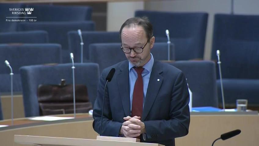 Stillbild från Interpellationsdebatt, E18 i den nationella planen