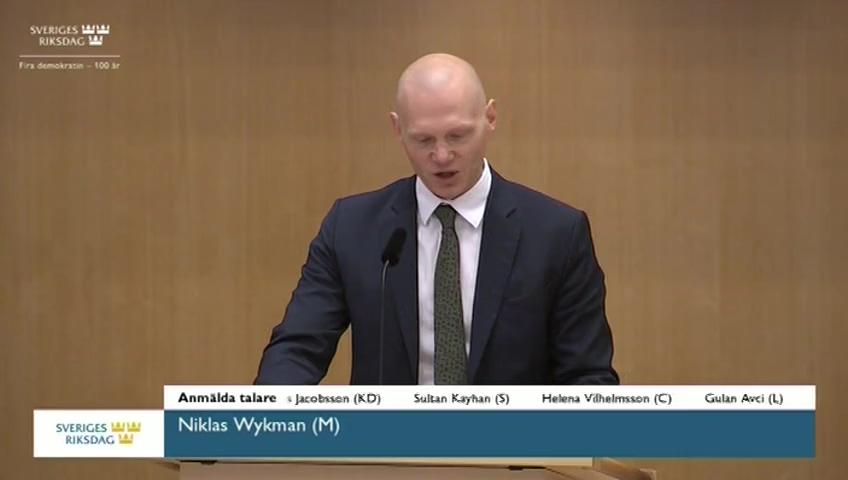 Stillbild från Debatt om förslag, Pausad BNP-indexering av skatten på bensin och diesel för 2022