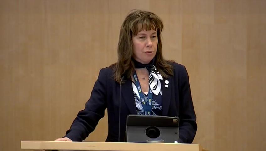 Stillbild från Debatt om förslag, Högskolan