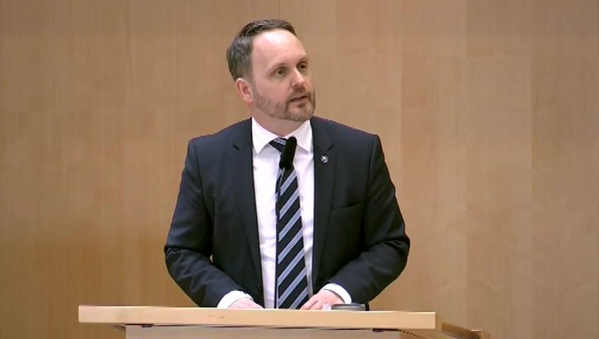 Stillbild från Debatt om förslag, Inkomstskatt