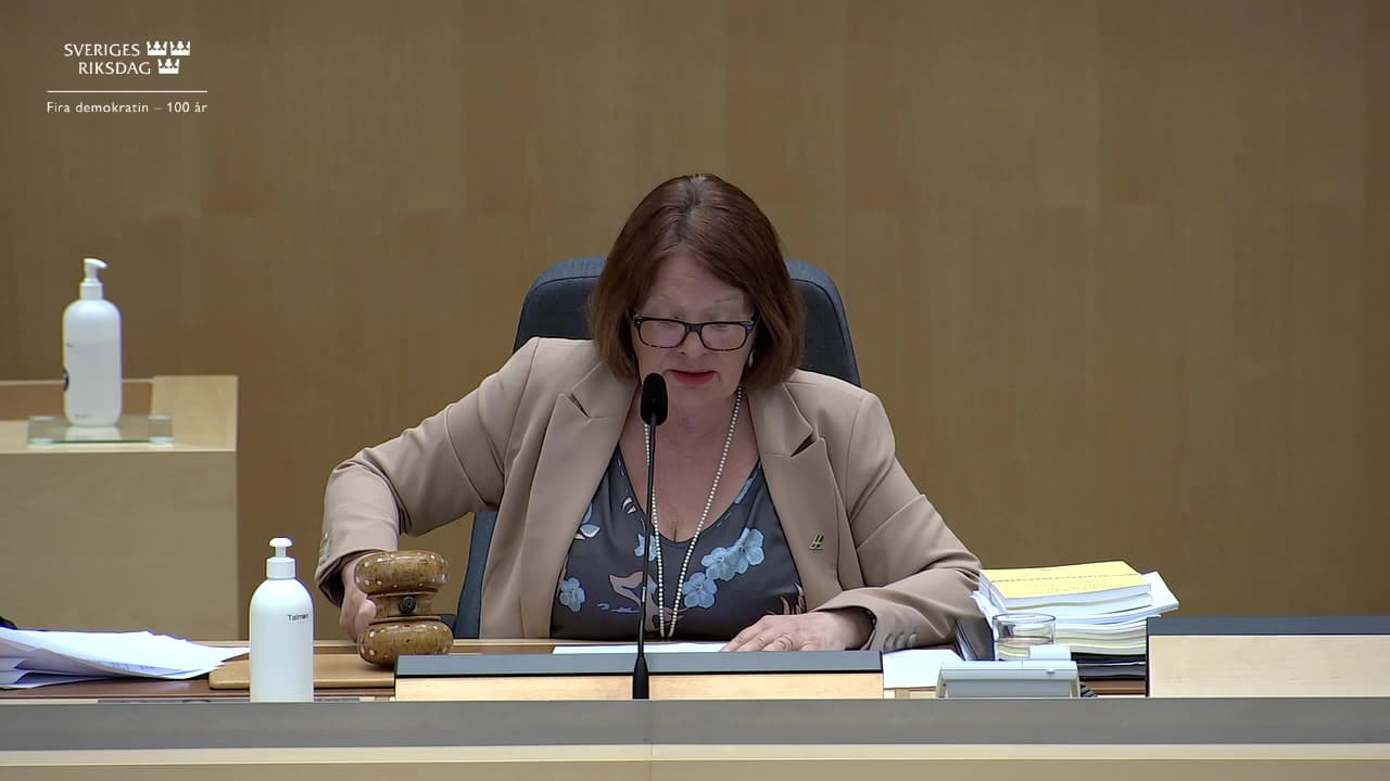 Stillbild från Beslut, Beslut