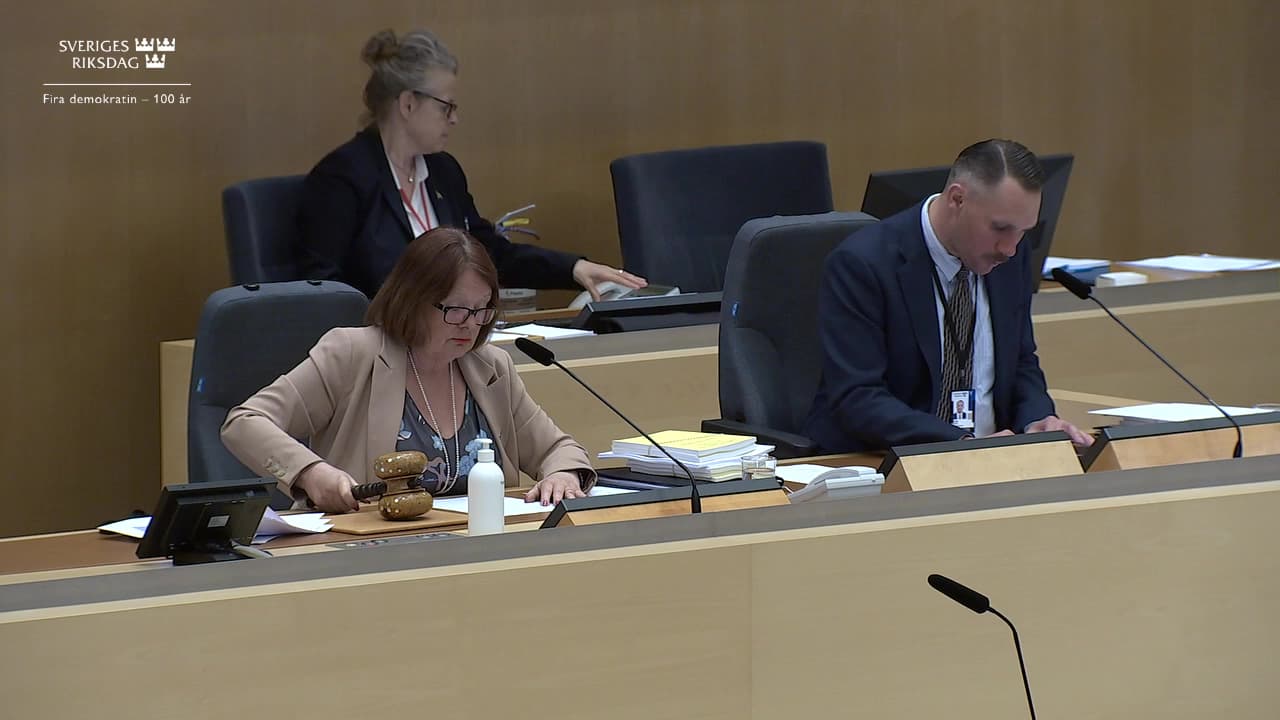 Stillbild från Beslut, Beslut