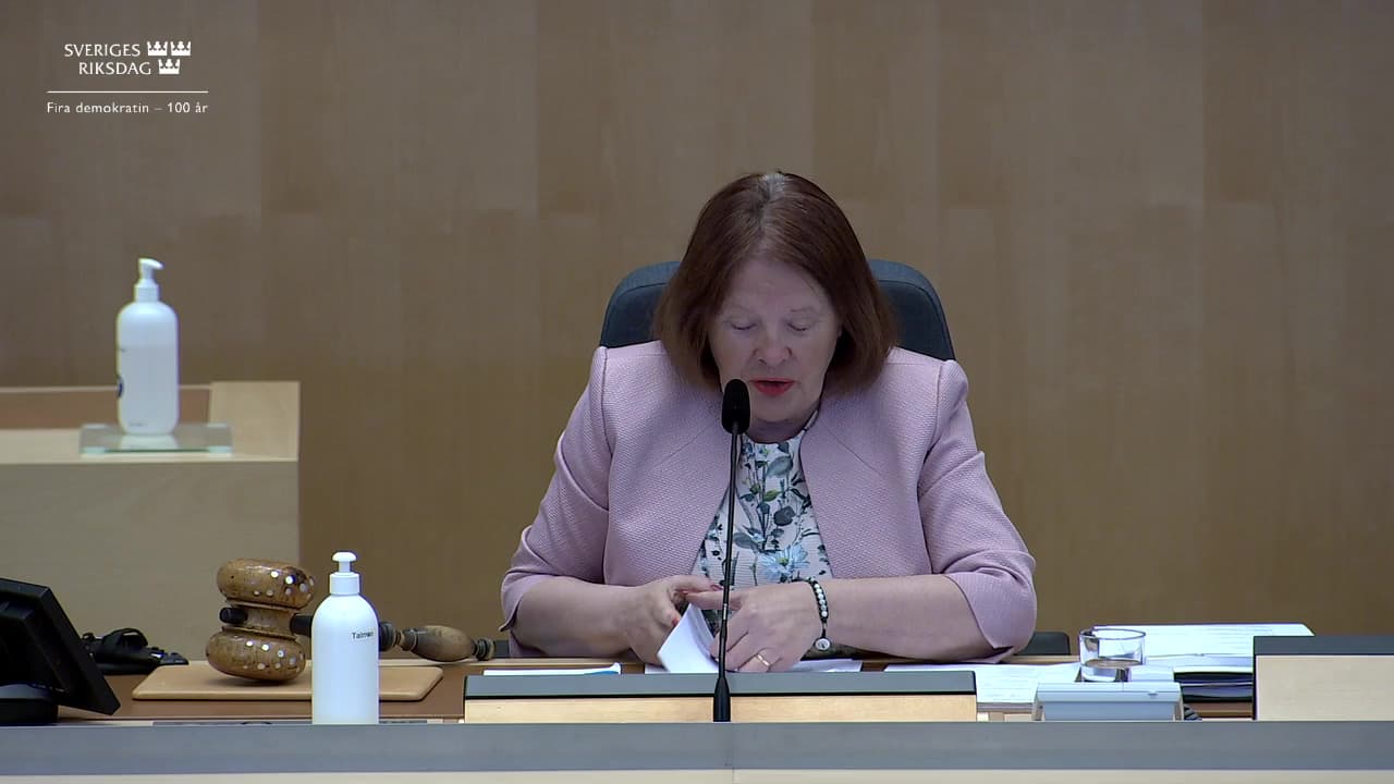 Stillbild från Beslut, Beslut