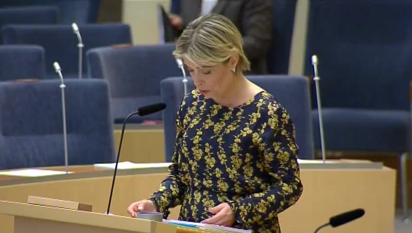 Stillbild från Interpellationsdebatt, Självmord bland barn och unga i asylprocessen