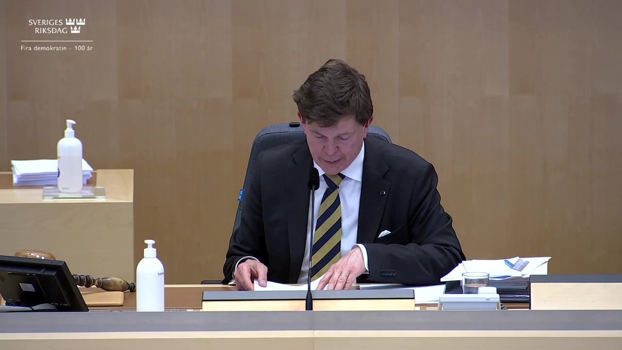 Stillbild från Beslut, Beslut