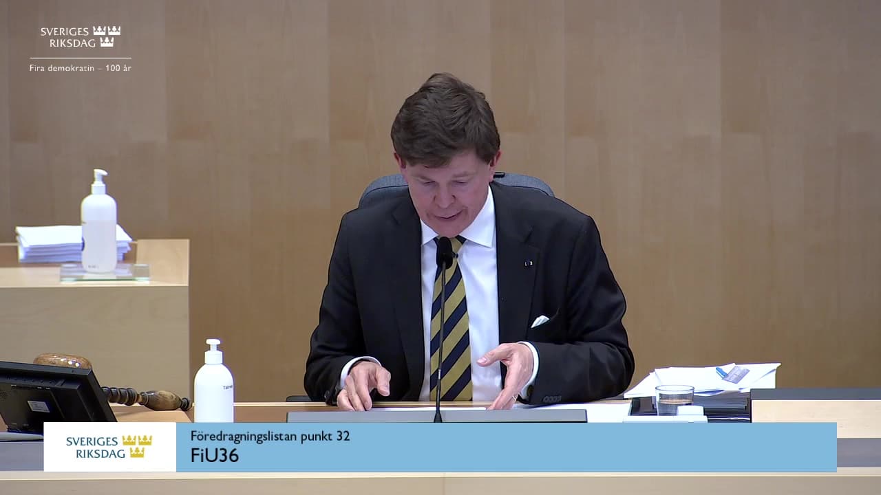 Stillbild från Beslut, Beslut