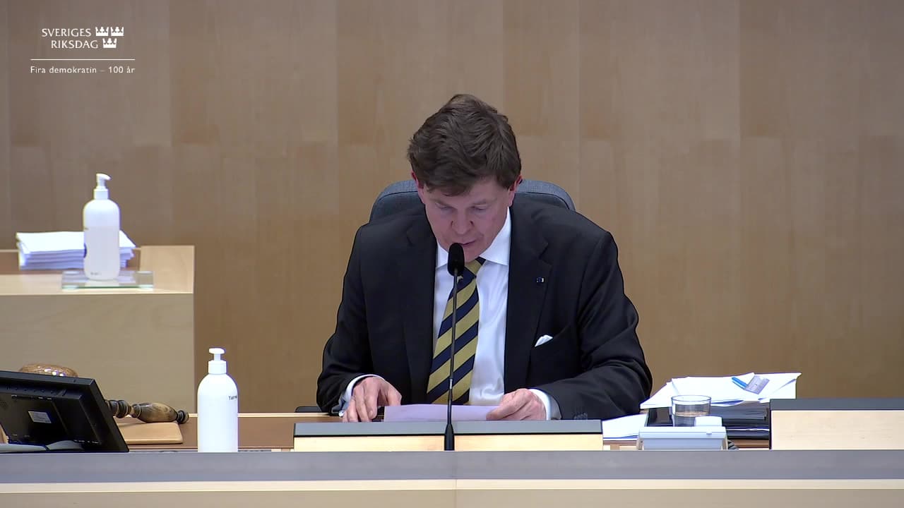 Stillbild från Beslut, Beslut
