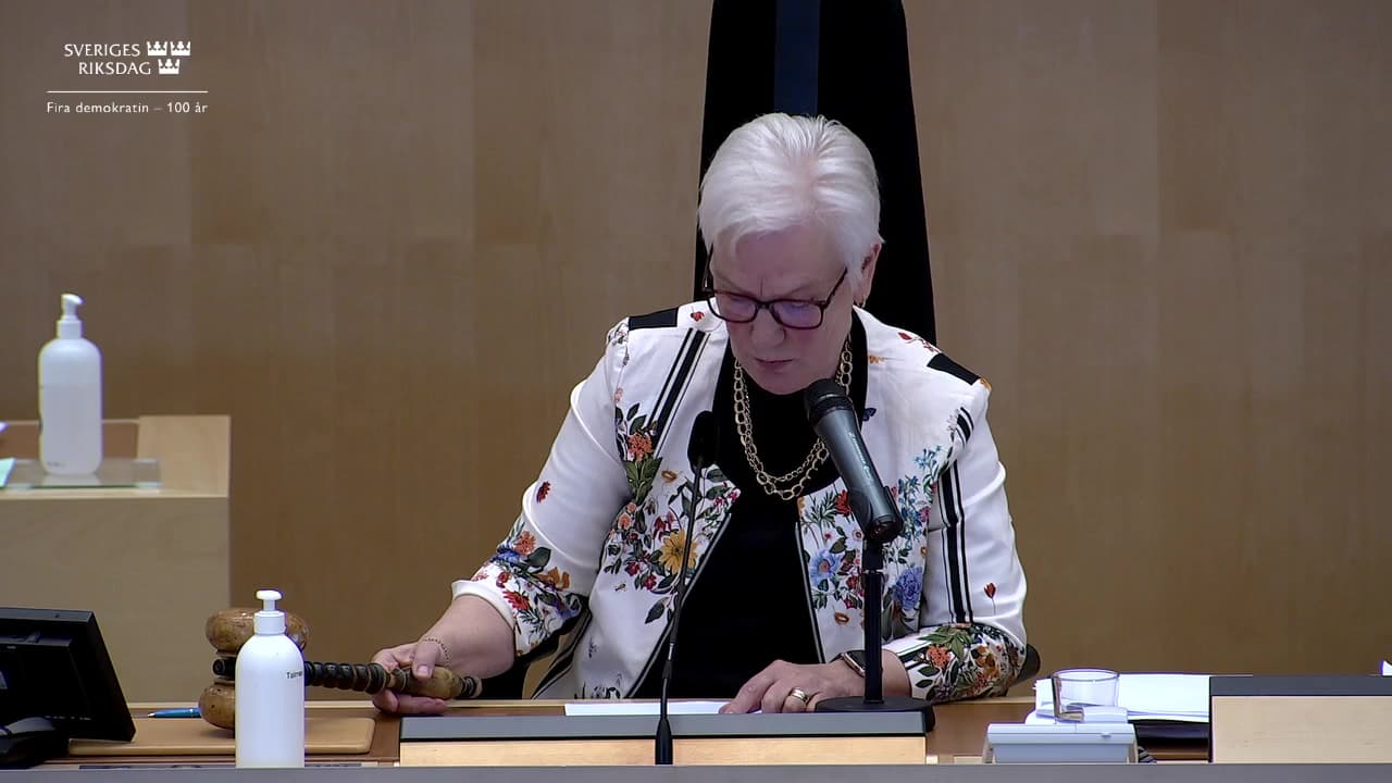 Stillbild från Beslut, Beslut