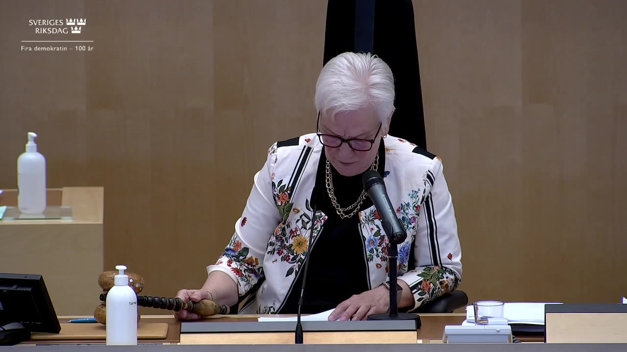 Stillbild från Beslut, Beslut