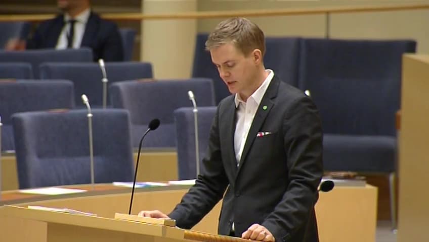 Stillbild från Interpellationsdebatt, En tioårig grundskola