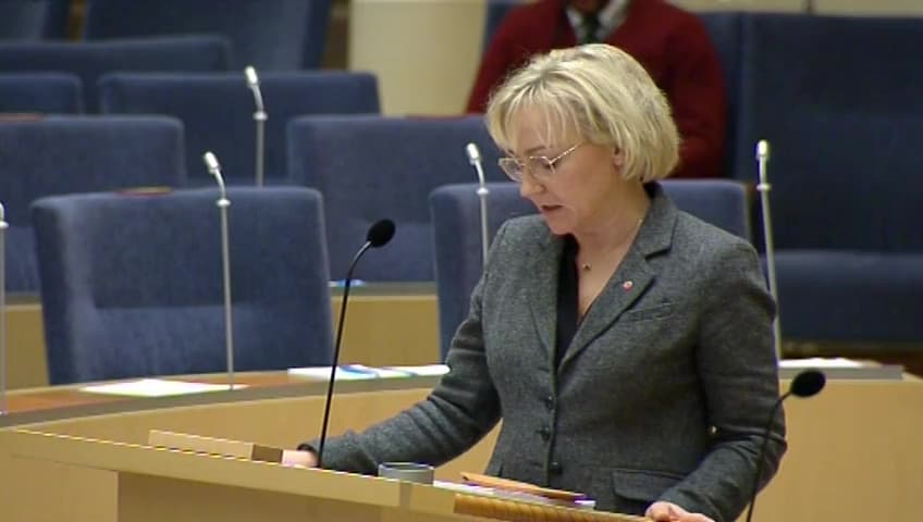 Stillbild från Interpellationsdebatt, Fallande intresse för lärarutbildningen
