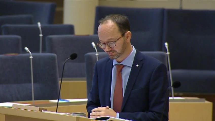 Stillbild från Interpellationsdebatt, Körkortsförnyelse för svenskar i internationell tjänst