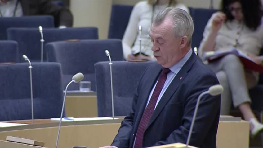 Stillbild från Interpellationsdebatt, Illegal jakt på rovdjur