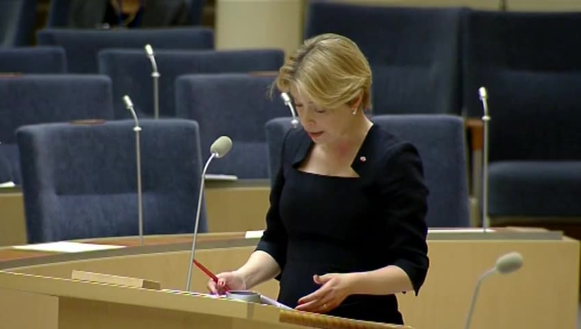 Stillbild från Interpellationsdebatt, Kvinnors arbetsrelaterade sjukfrånvaro