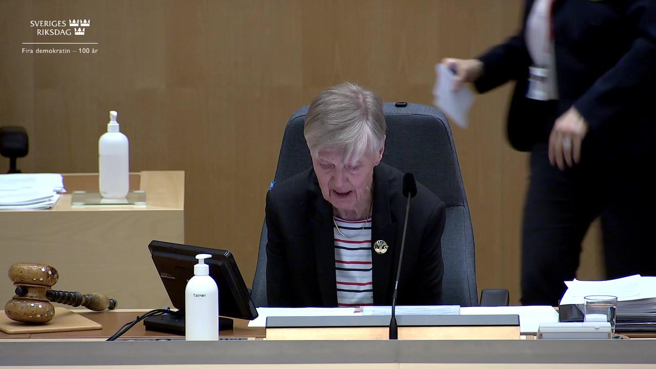 Stillbild från Debatt om förslag, Hittegods i kollektivtrafiken