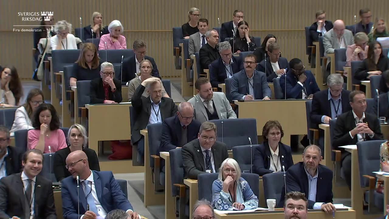 Stillbild från Beslut, Beslut