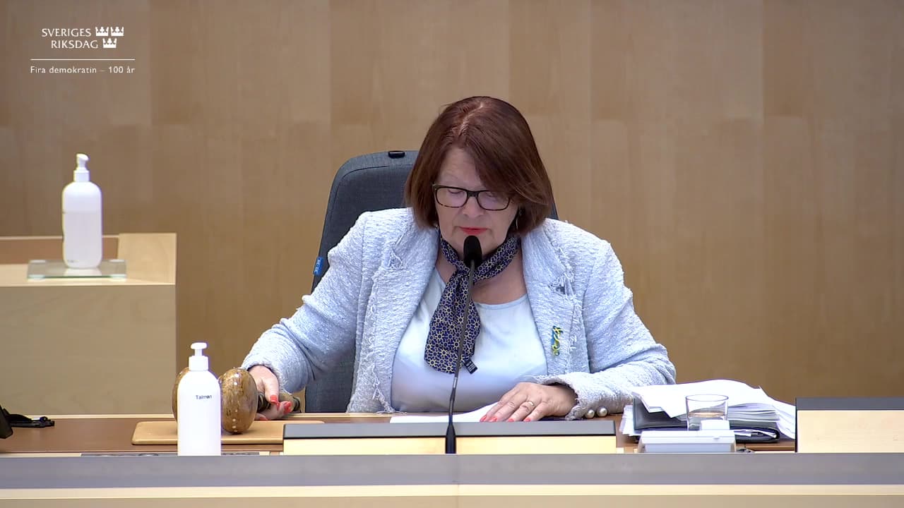 Stillbild från Beslut, Beslut