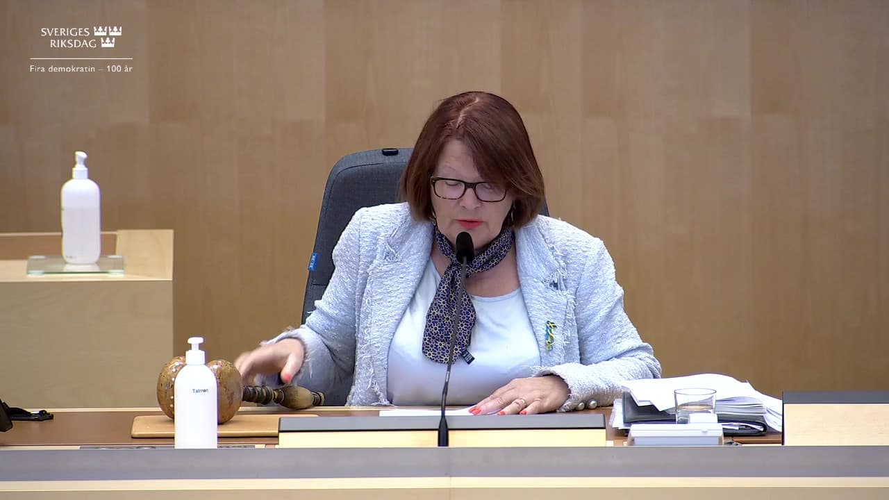 Stillbild från Beslut, Beslut