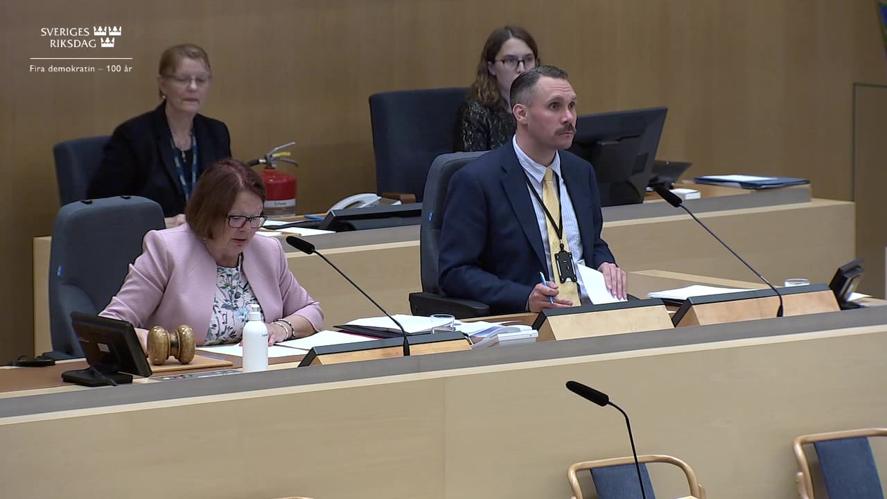 Stillbild från Beslut, Beslut