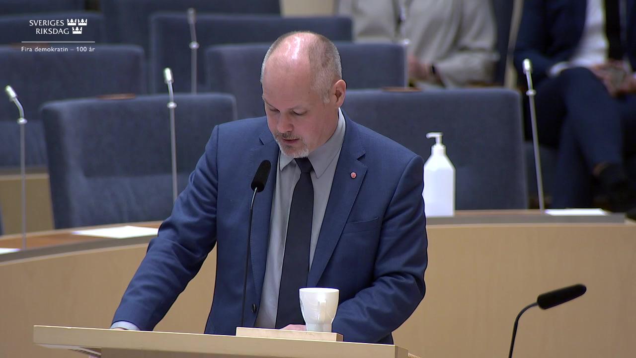 Stillbild från Interpellationsdebatt, Införande av civilplikt