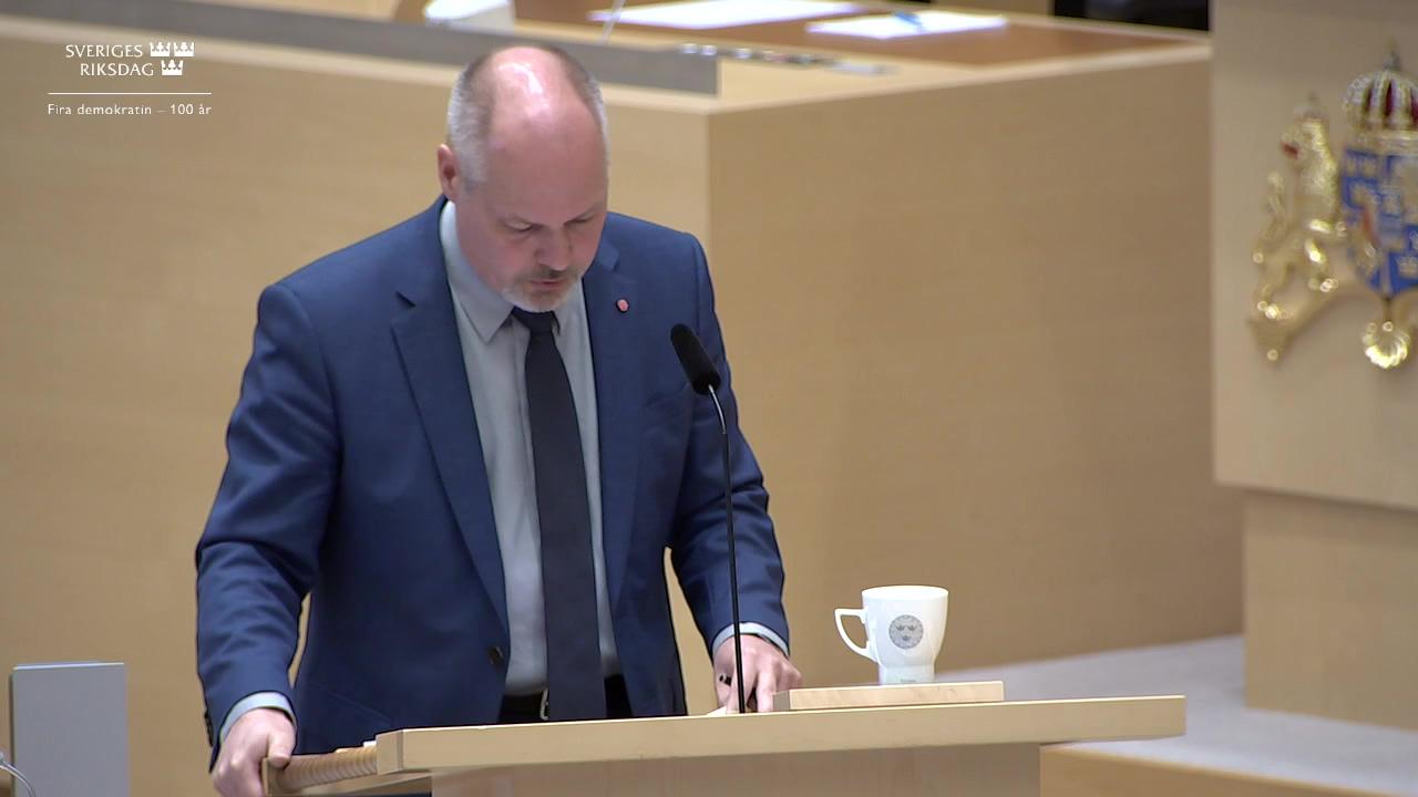 Stillbild från Interpellationsdebatt, Det dödliga skjutvapenvåldet