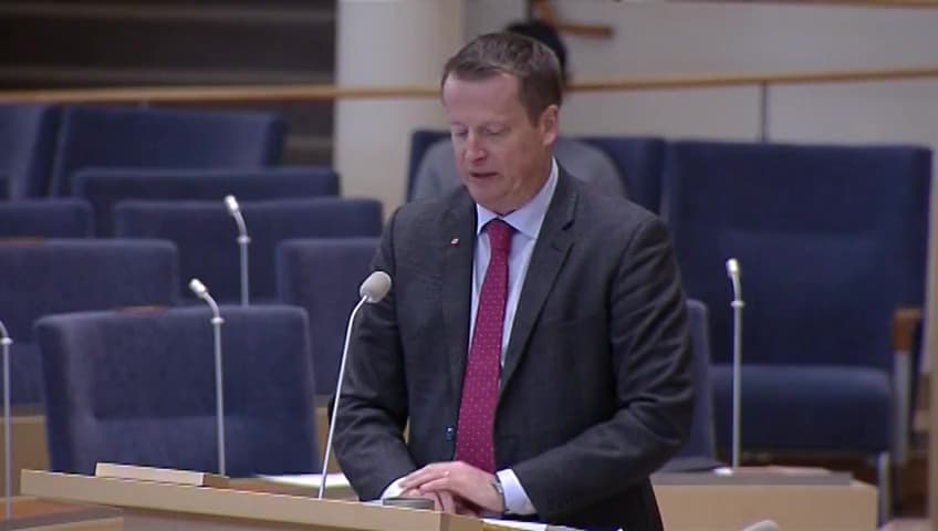 Stillbild från Interpellationsdebatt, Drönare som hotar den allmänna säkerheten