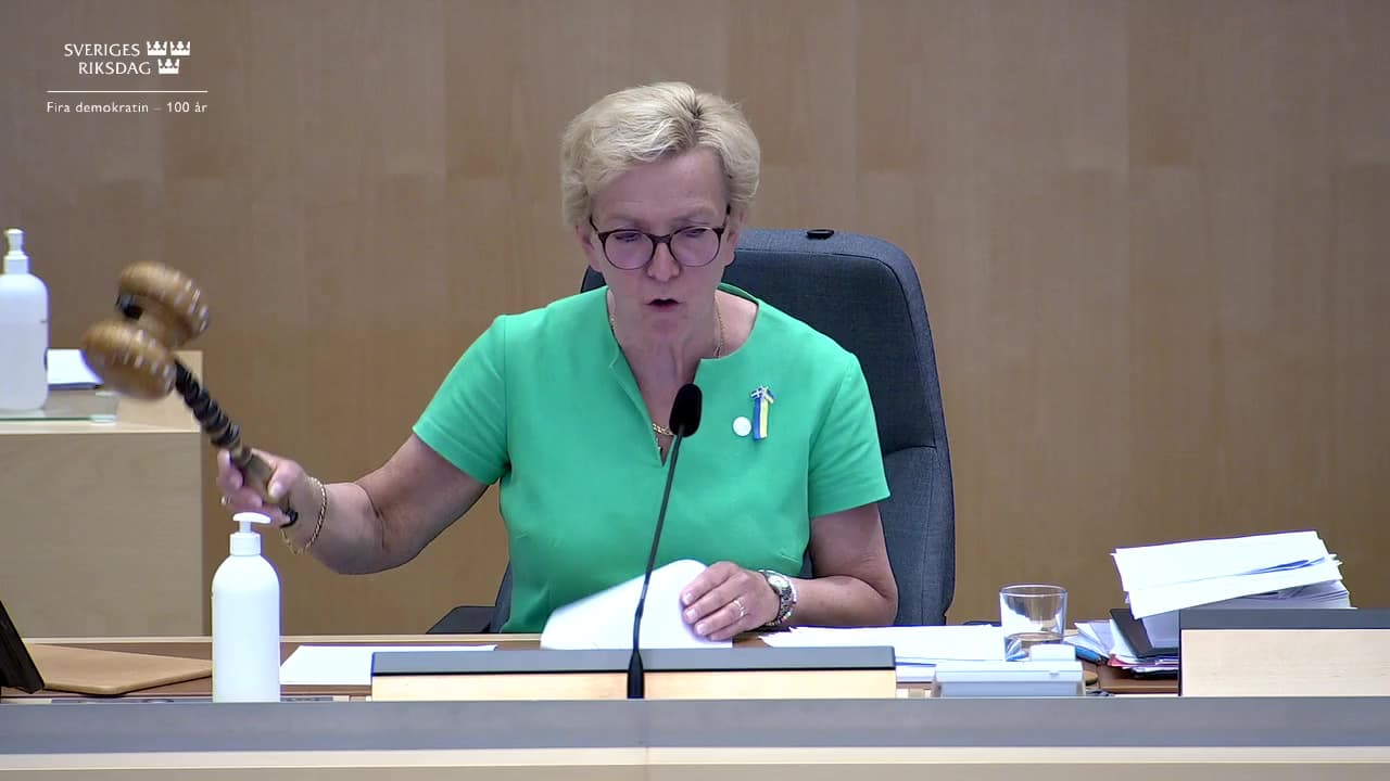 Stillbild från Beslut, Beslut
