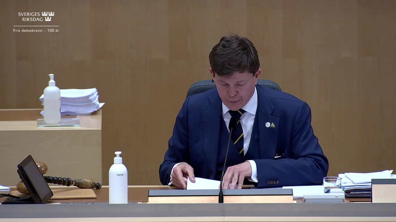 Stillbild från Beslut, Beslut